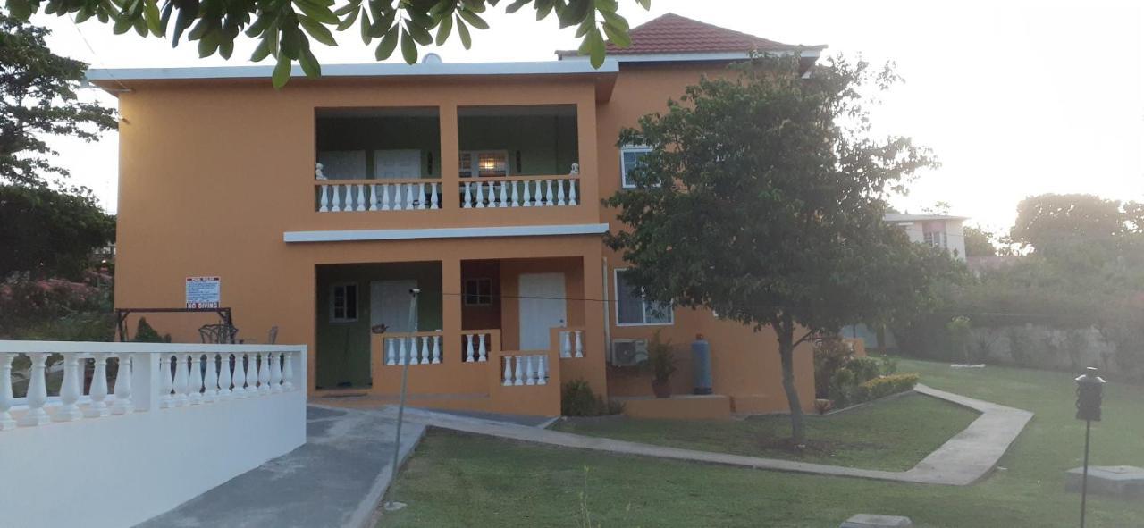 Modrians Runaway Bay Exterior foto