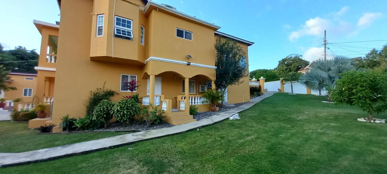 Modrians Runaway Bay Exterior foto