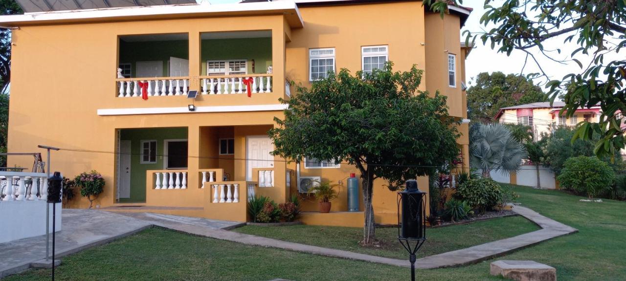 Modrians Runaway Bay Exterior foto